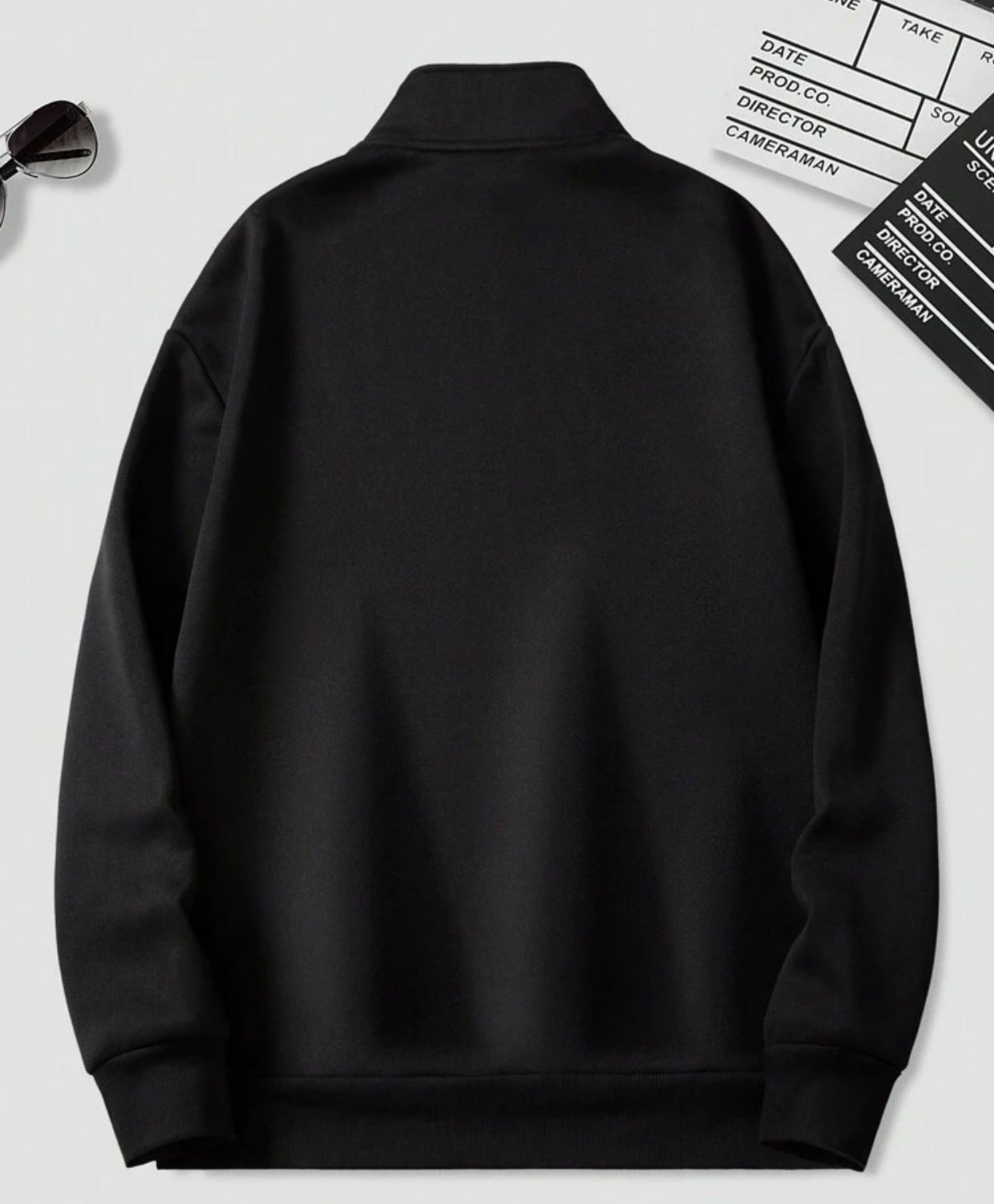 SCHWARZES SWEATSHIRT